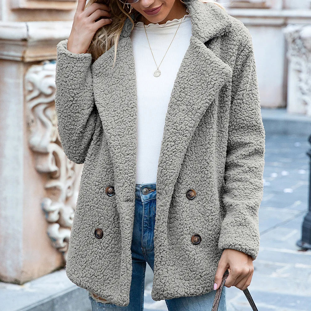 Liis – elegantne ajatu mantel